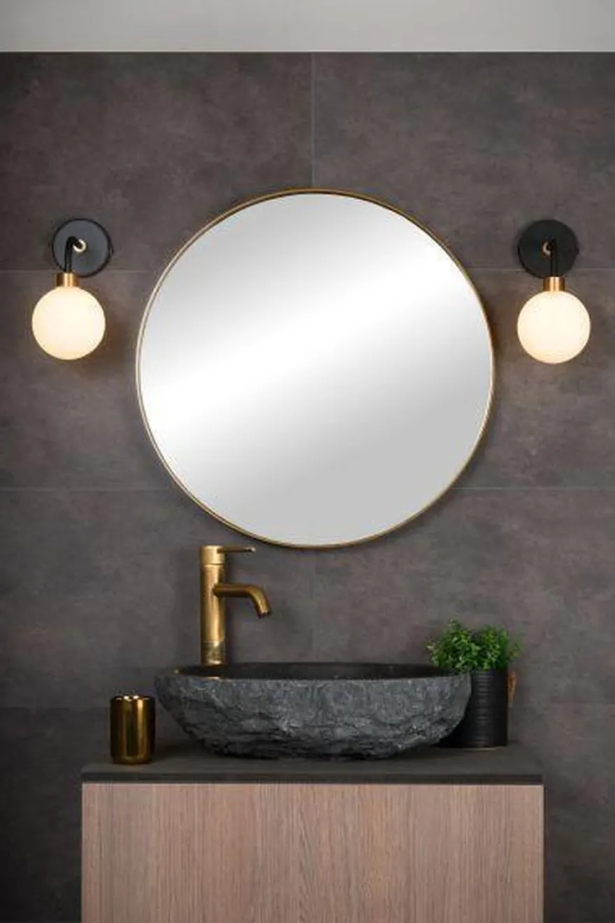 Berend vegglampe IP44 - Svart/Opal
