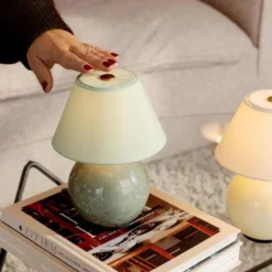 Bærbar Iris 16 bordlampe