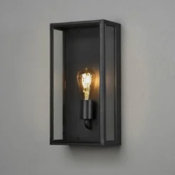 Carpi vegglampe utendørs IP44 - Svart/Klart glass