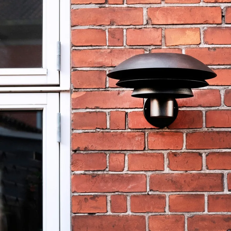 DL31 utendørs vegglampe IP44 - Svart