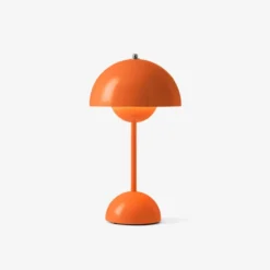 Flowerpot VP9 bærbar bordlampe
