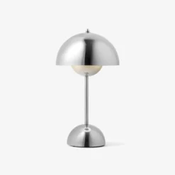 Flowerpot VP9 bærbar bordlampe