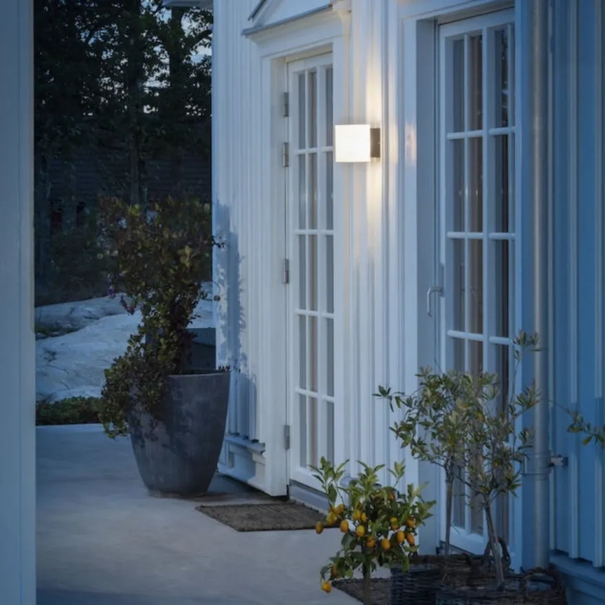 Foggia vegglampe opp/ned utendørs IP54 10W - Antrasitt grå/Opal