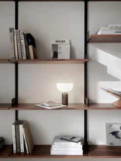 Kizu Portable bordlampe - Grå marmor
