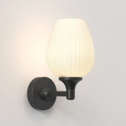 Liberty vegglampe for baderom IP44