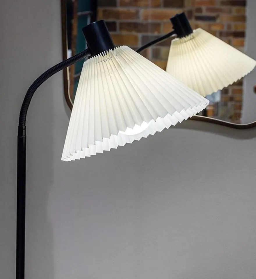 Mira gulvlampe 145 cm - Svart/Offwhite - Svart / Hvit