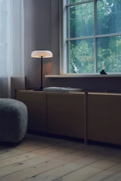 Nuura Blossi bordlampe - svart