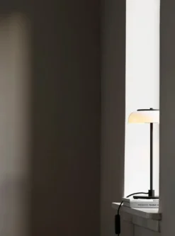 Nuura Blossi bordlampe - svart
