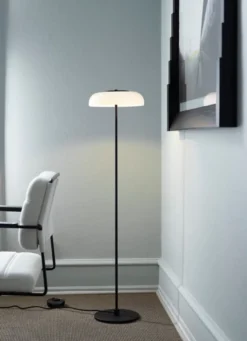Nuura Blossi gulvlampe svart
