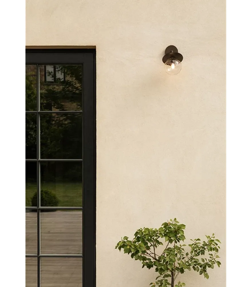 Nuura Liila utendørslampe - bronse/optikk