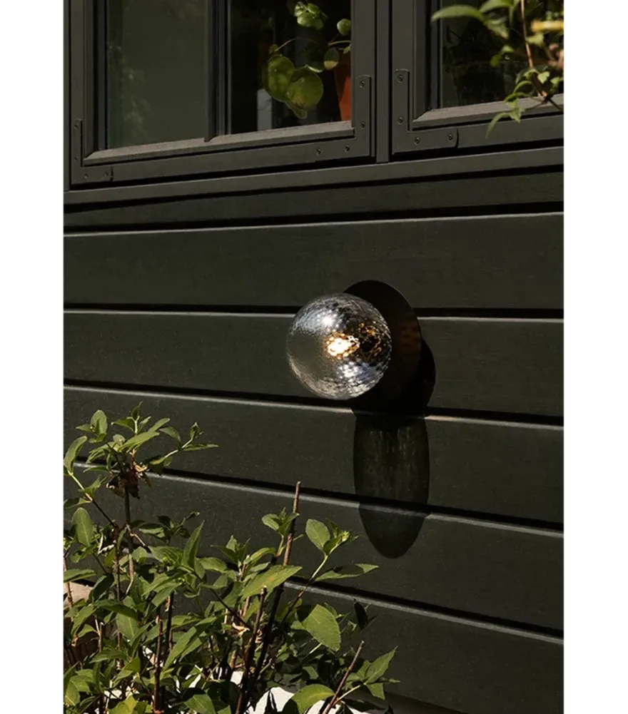 Nuura Liila 1 utendørslampe - svart/optic