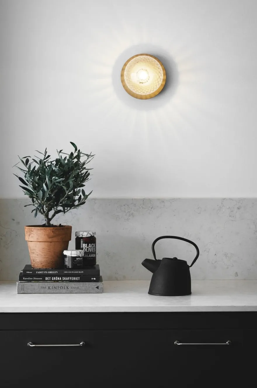 Nuura Liila 1 vegglampe/taklampe - medium - nordic gold / optikk