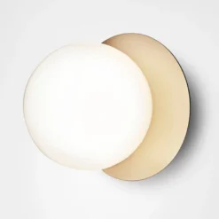 Nuura Liila 1 vegglampe/taklampe - medium - nordic gold / opal