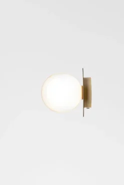 Nuura Liila 1 vegglampe/taklampe - medium - nordic gold / opal