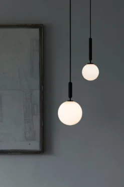 Nuura Miira 1 large svart / opal
