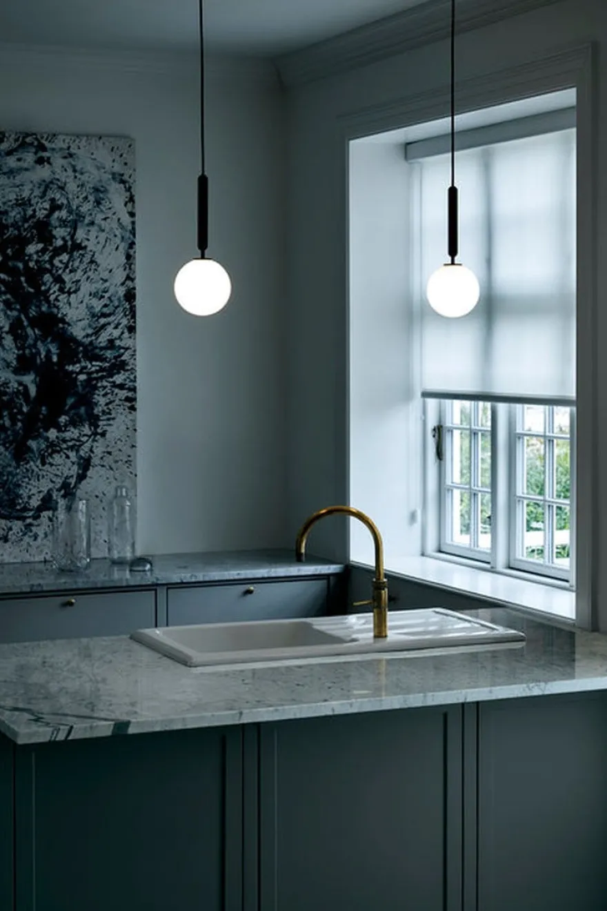 Nuura Miira 1 svart/opal