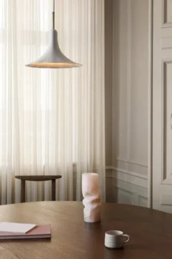 Nuura Petalii taklampe Hvit/messing