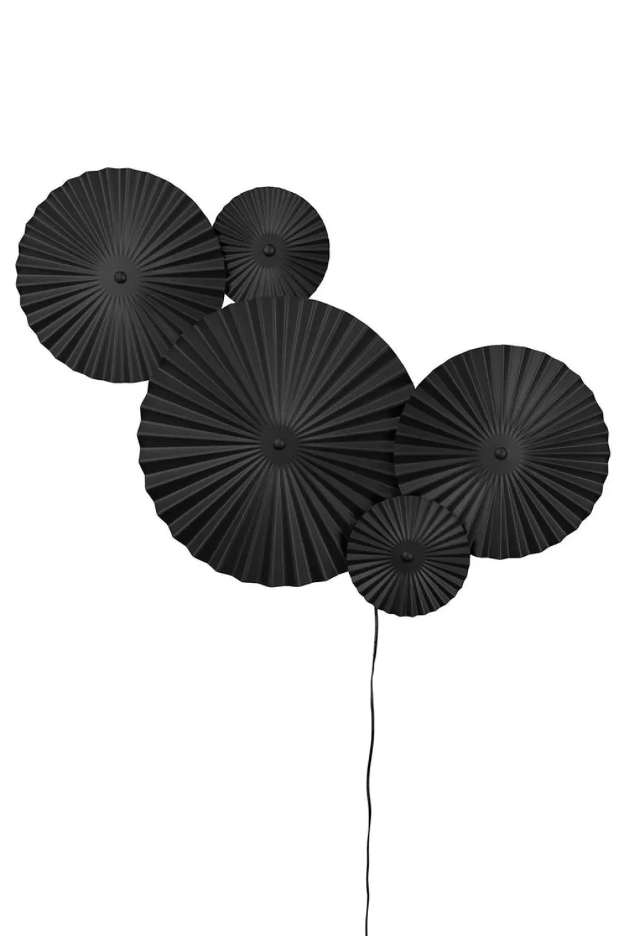 Omega vegglampe - Svart