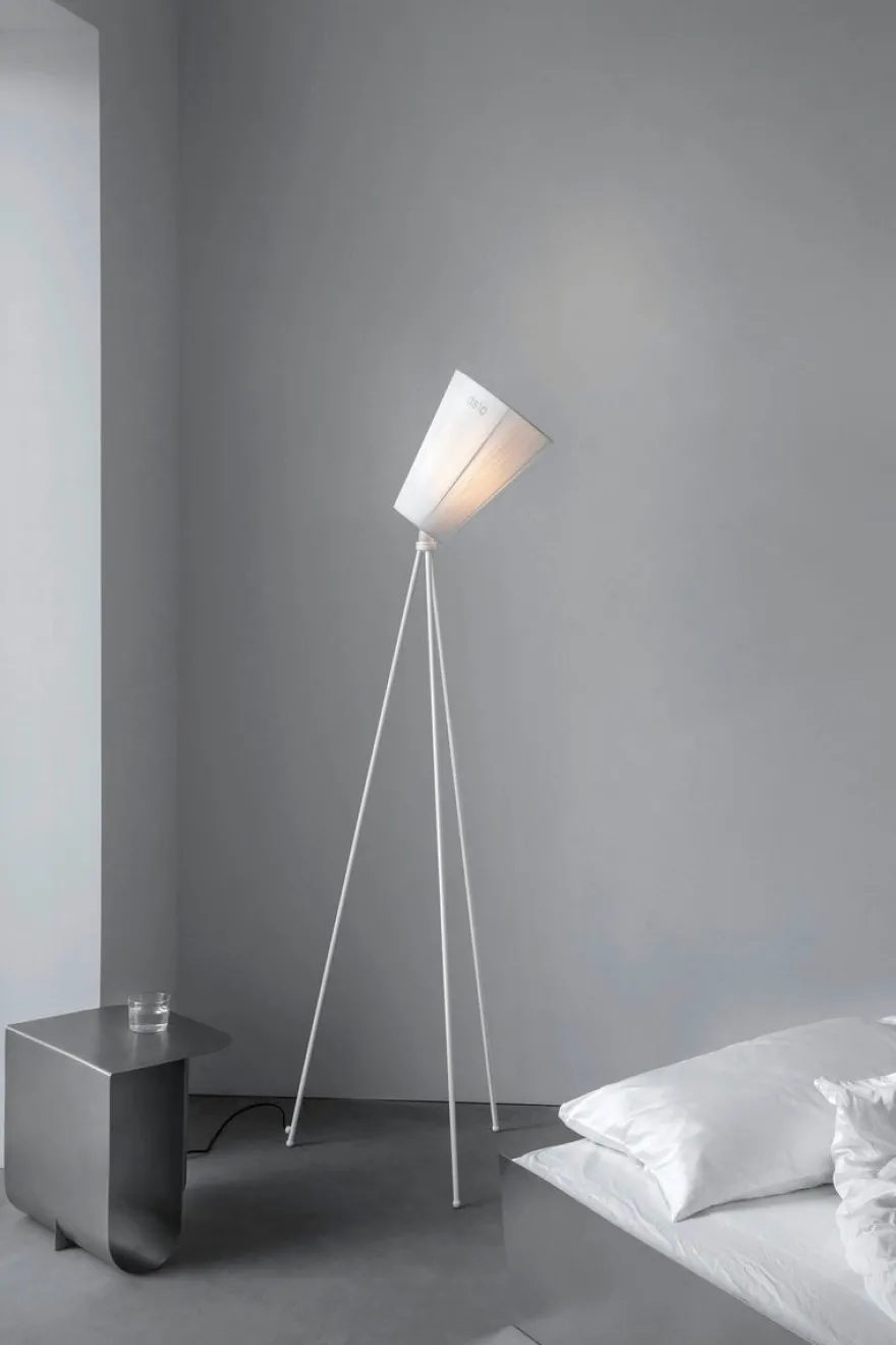 Oslo Wood gulvlampe hvit med skjerm