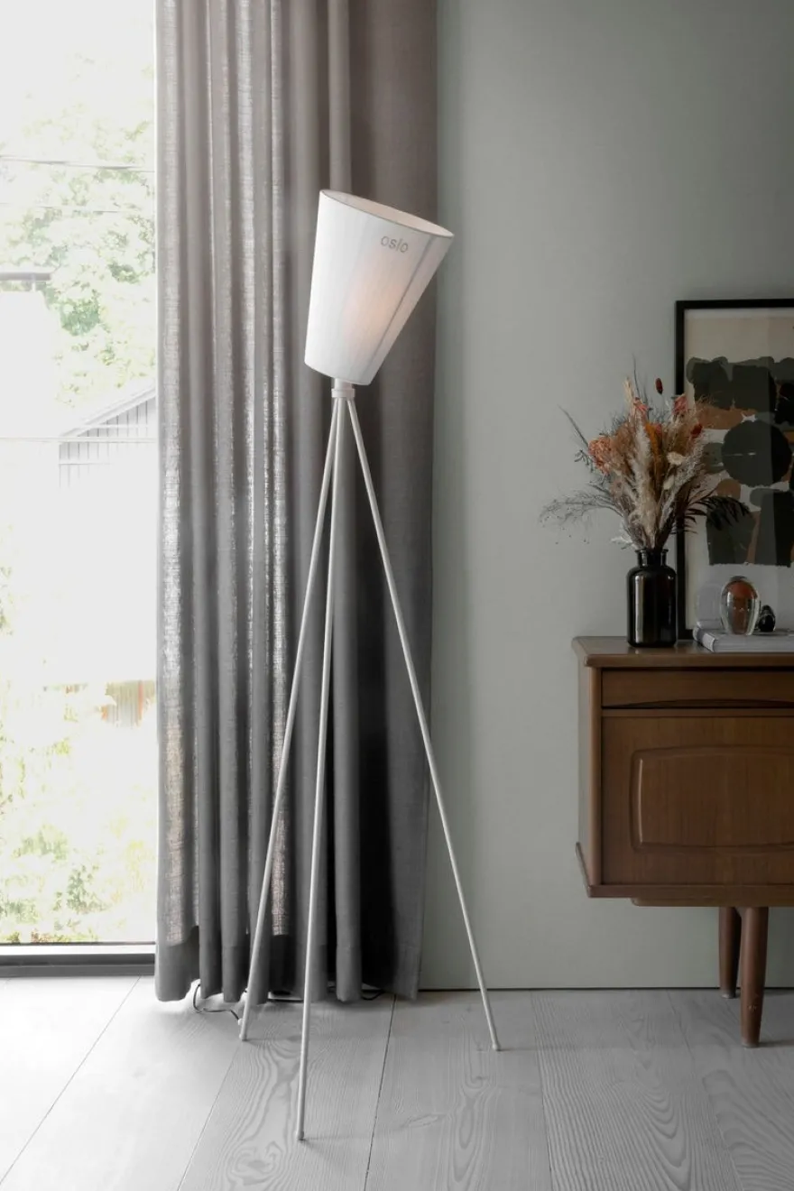 Oslo Wood gulvlampe hvit med skjerm