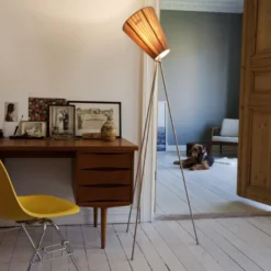 Oslo Wood gulvlampe stål med skjerm