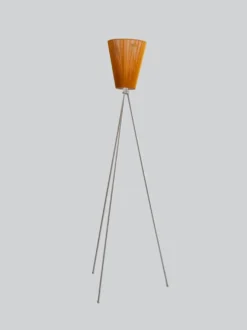 Oslo Wood gulvlampe stål med skjerm