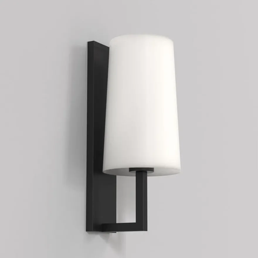 Riva 350 vegglampe baderom IP44 med glass skjerm