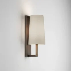 Riva 350 vegglampe med stoffskjerm