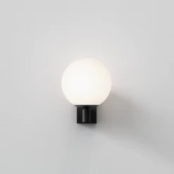 Sagara Vegglampe IP44