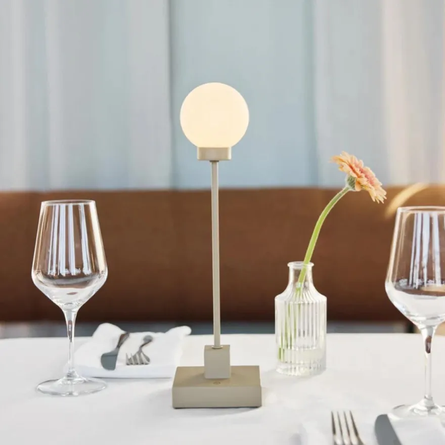 Snowball portable bordlampe
