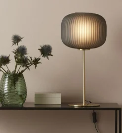 Sober bordlampe røykfarge/messing - Messing / Røyk