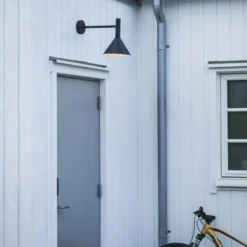 Tripp vegglampe utendørs IP44 - Svart