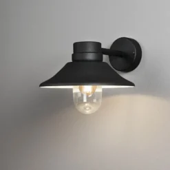 Vega vegglampe utendørs IP54 - Svart