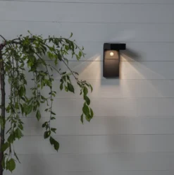 Vegglampe Solcelle med sensor - Svart
